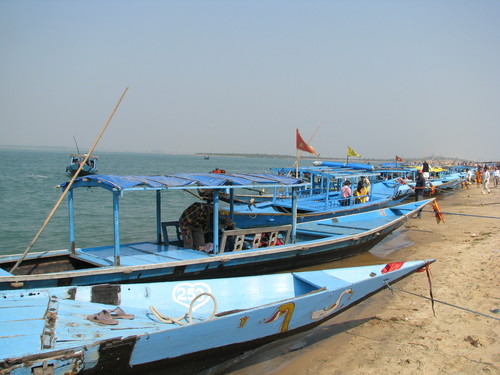 chilka satapada boats